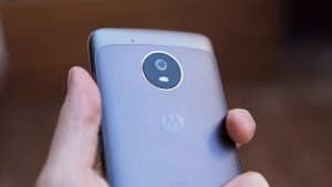 5 Best Wireless Chargers For Moto E4