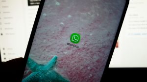 What to do if Whatsapp crashes when opened on Galaxy A10